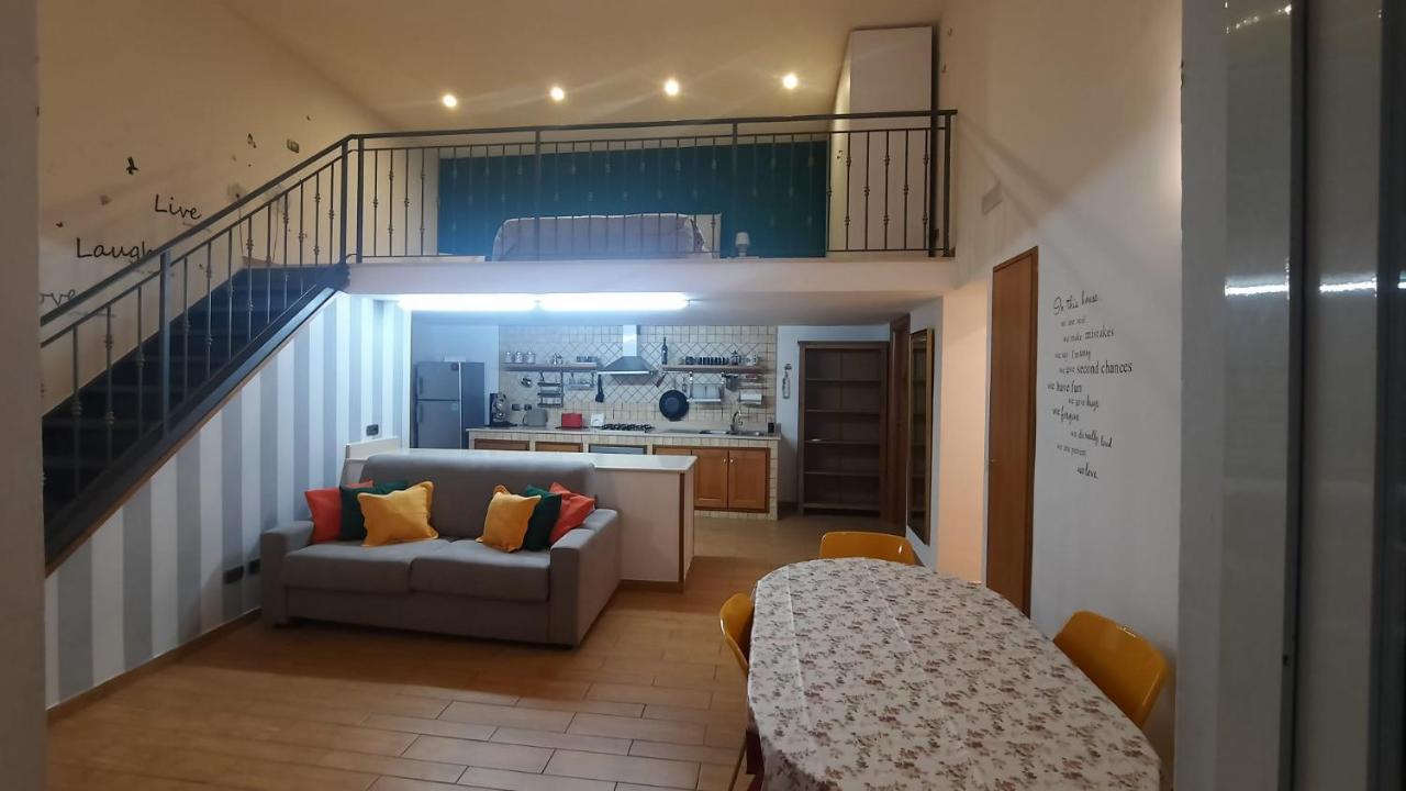 White Home Quartieri Spagnoli نابولي المظهر الخارجي الصورة