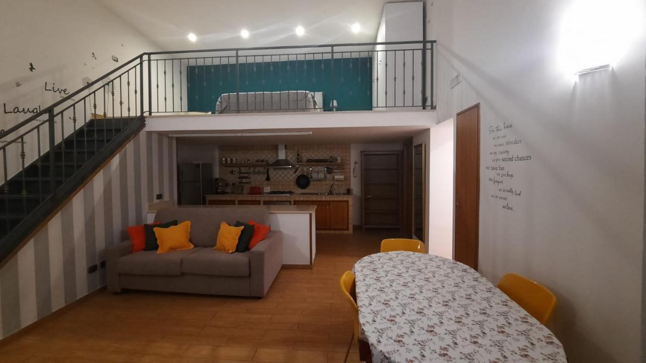 White Home Quartieri Spagnoli نابولي المظهر الخارجي الصورة