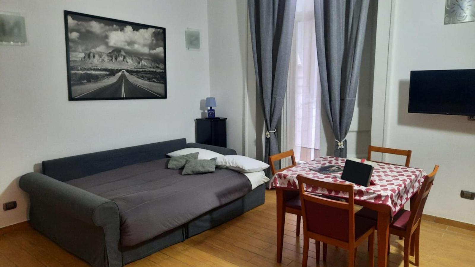 White Home Quartieri Spagnoli نابولي المظهر الخارجي الصورة