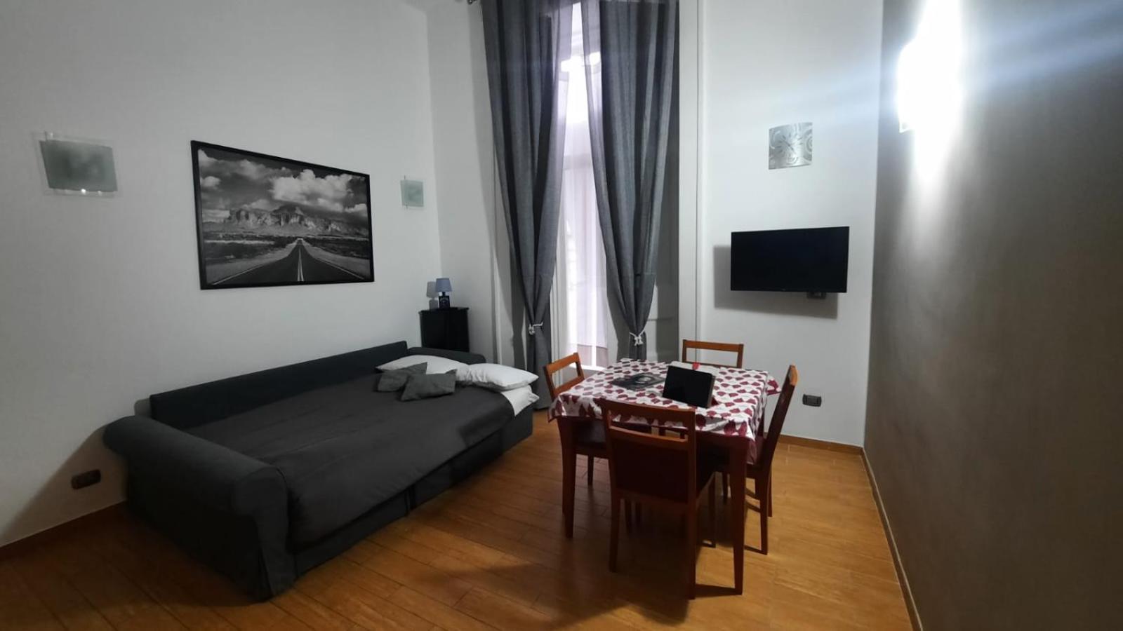 White Home Quartieri Spagnoli نابولي المظهر الخارجي الصورة