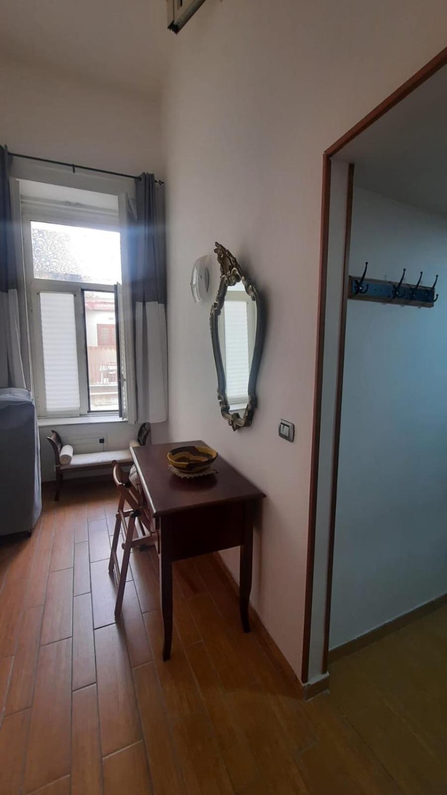 White Home Quartieri Spagnoli نابولي المظهر الخارجي الصورة
